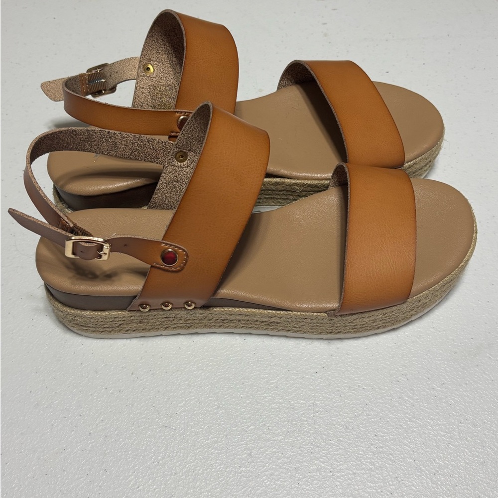 Women's Tan Sandals